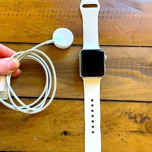 Used series 3 Apple Watch + charger, great condition!